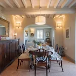 Chiara Villa *