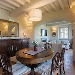 Chiara Villa Cortona