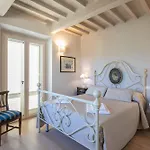 Chiara Villa